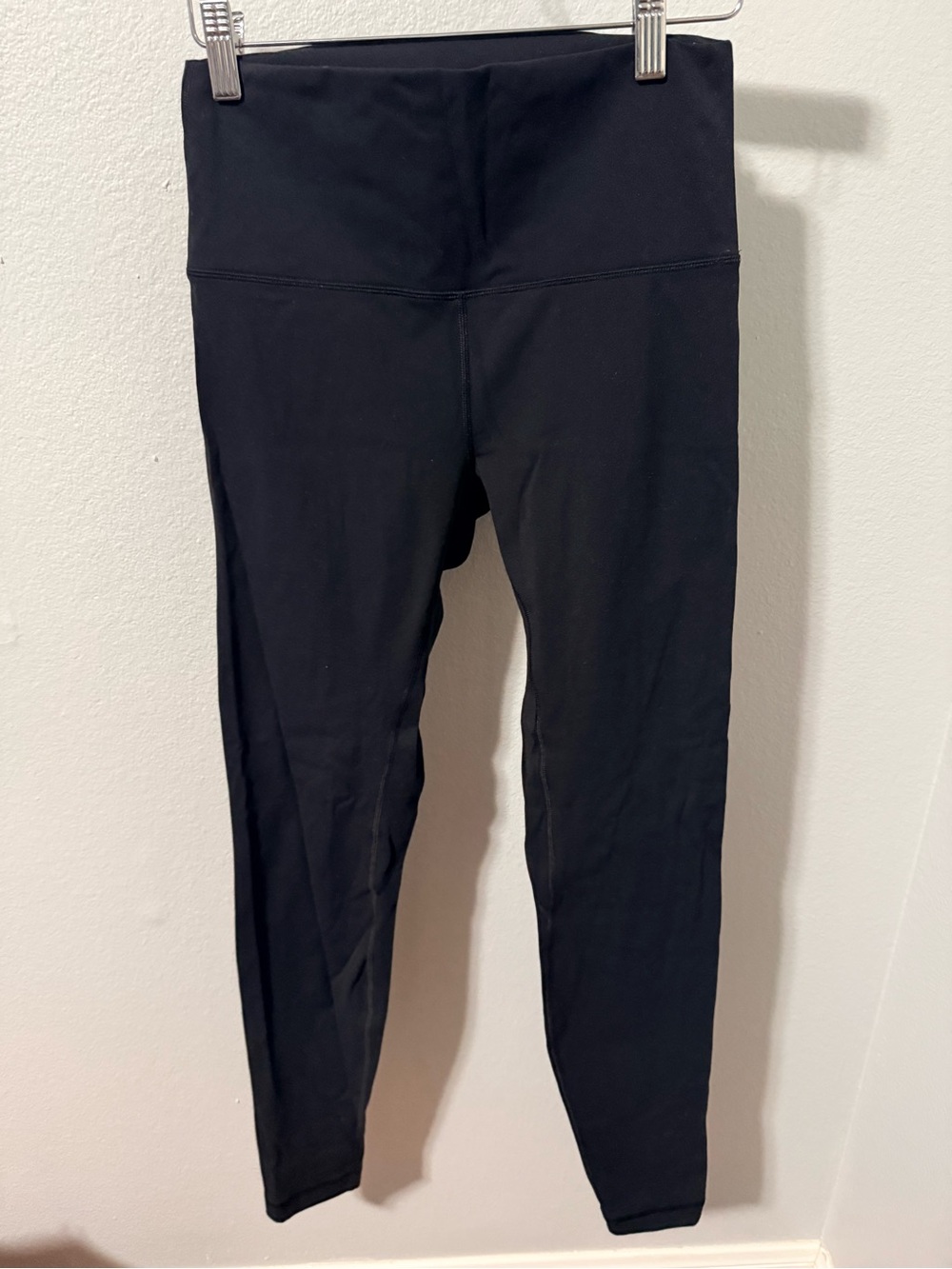 HeyNuts Black High-Waist Leggings